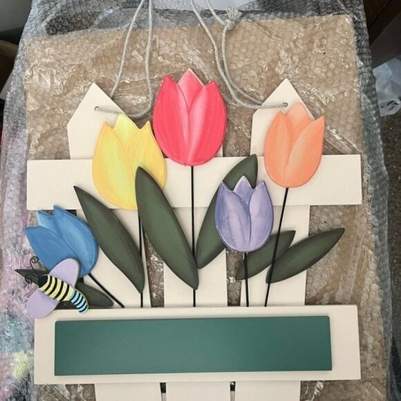 Tulip Wall Plaque multicolor wooden rope hanging NEW floral bee fence - Picture 2 of 3